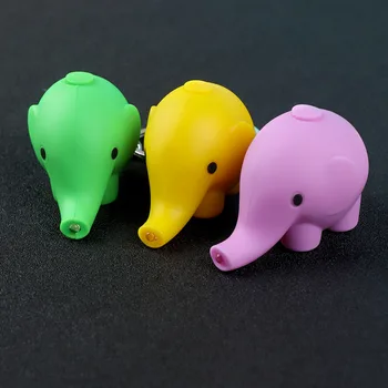 Cute Elephant LED prívesok So Zvukom Krúžok Mini Baterka Pochodeň Zvierat Tvar Keyring Pre Deti Hračka Taška na Príslušenstvo Darček
