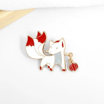 2021 Karikatúra roztomilý červený fox holding slávnostné Zliatiny odznak brošňa Pre Chlapec/Dievča Oblečenie Umenie Odznaky Dekor 2.8*2.3 cm