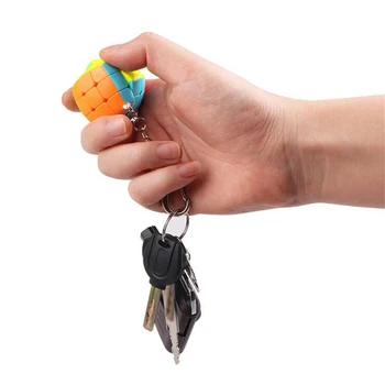 Najnovšie QiYi Mini Keychain Puzzle Kocky 3 cm 3x3x3 Mini Twist Magic Cube Hračky, Darčekové Smart Key Ring Dekorácie Roztomilý